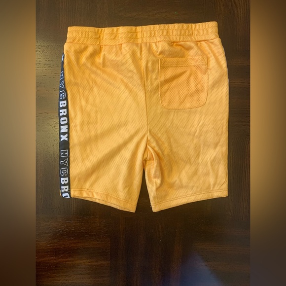 COPY - RiverIsland NYC NEW YORK Mini Boys T-Shirt & Short Set, Multicolor - Picture 5 of 9